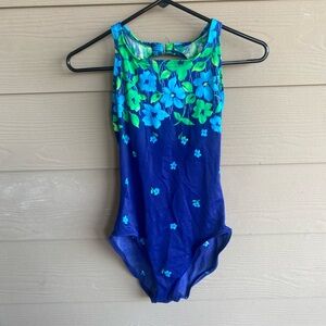 Vintage basic editions one piece 
Size 10